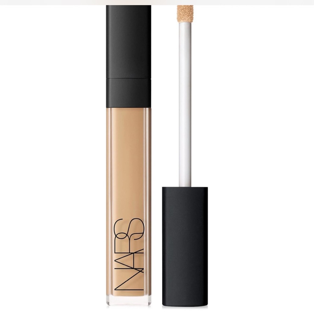 NARS RADIANT CREAMY CONCEALER IN SHADE MACADAMIA